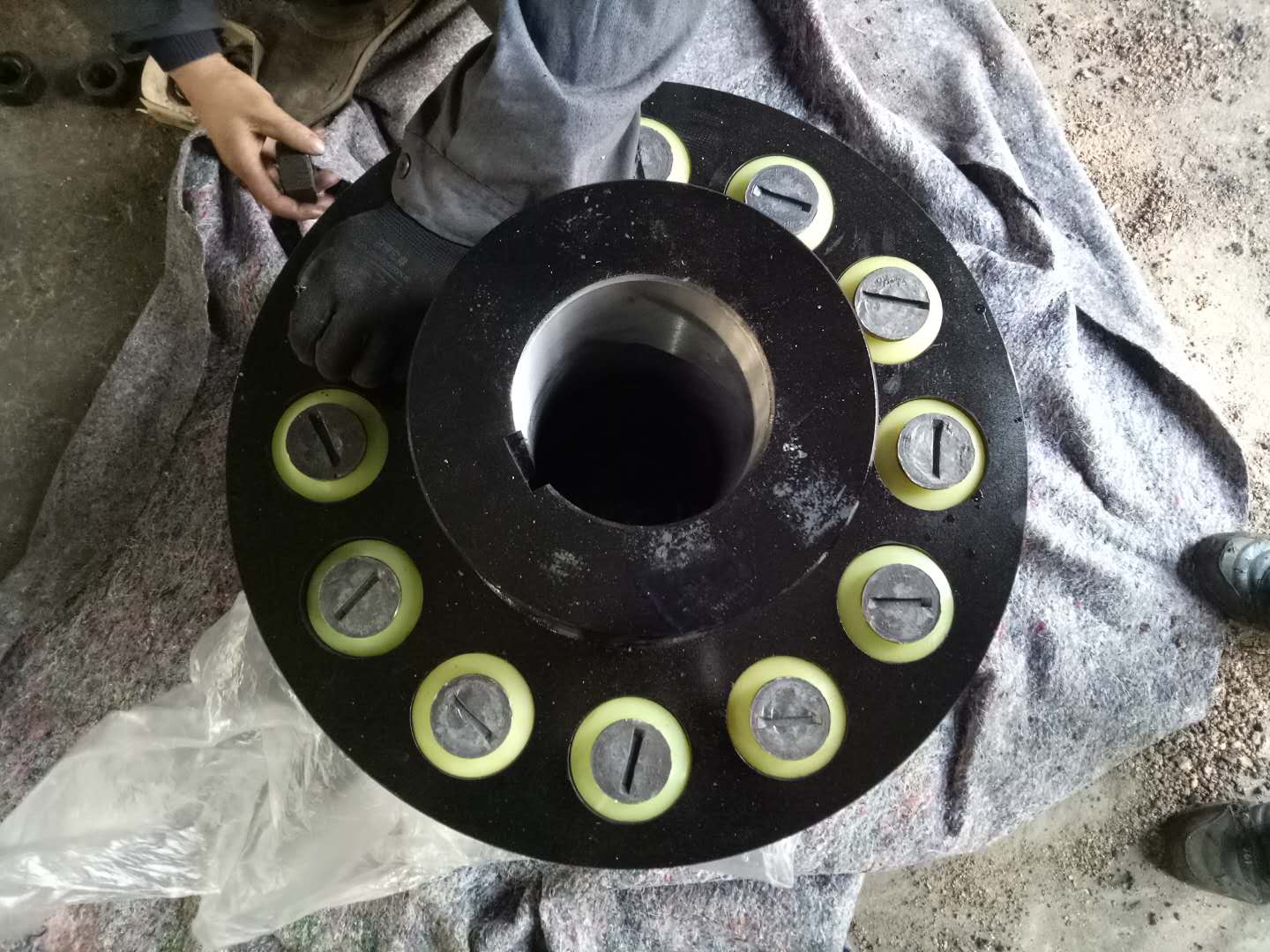 LT(原TL型)彈性套柱銷(xiāo)聯(lián)軸器 LT(原TL型)彈性套柱銷(xiāo)聯(lián)軸器